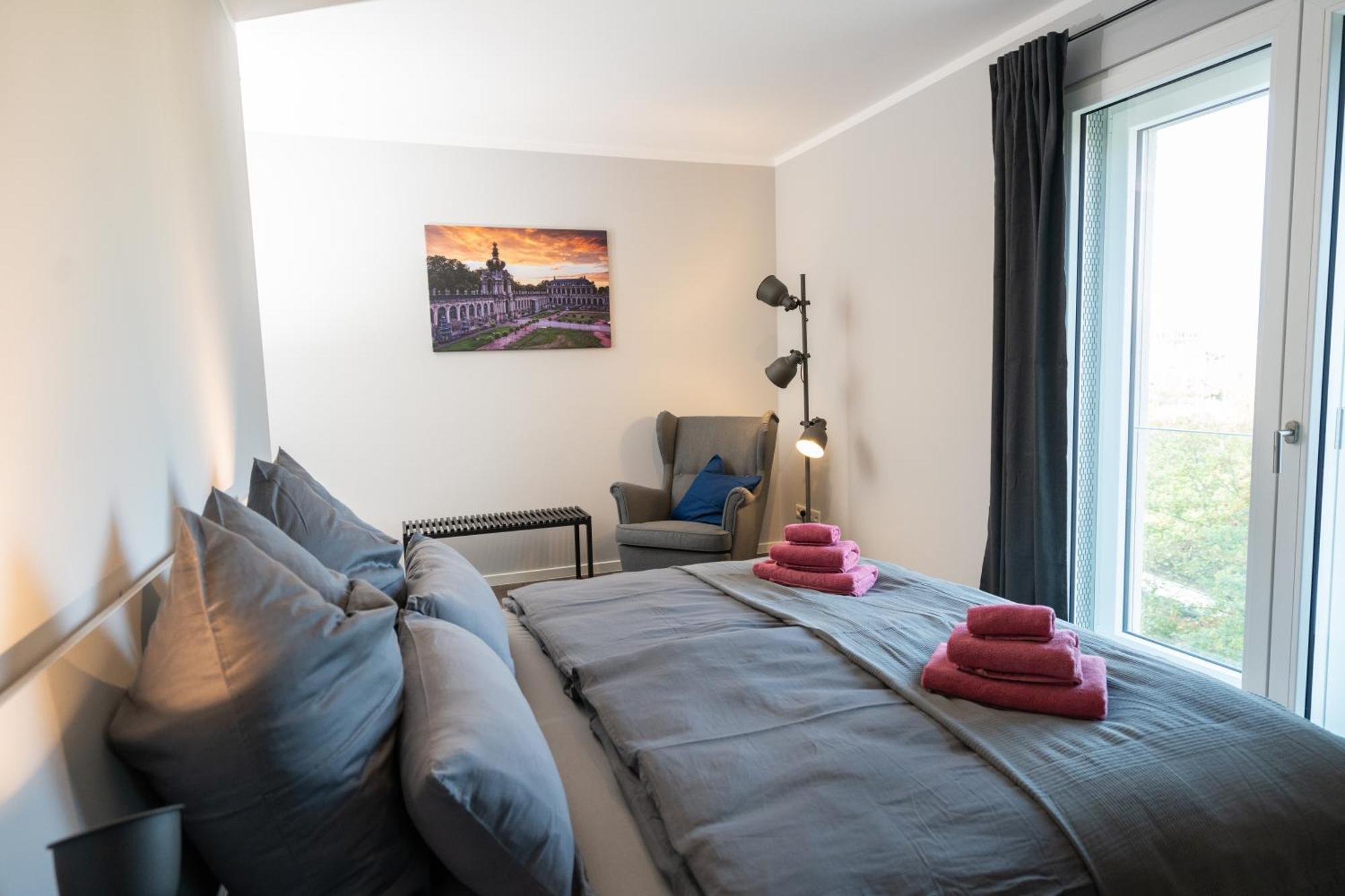 Cozy City Dream Apartment Mit Terrasse Und Parkplatz - 90M² ドレスデン エクステリア 写真